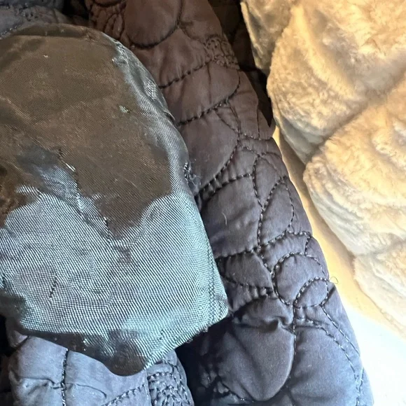 CHANEL Black Quilted Jacket - Picture 8 of 13